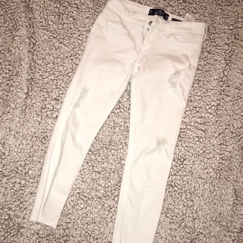 White jeans (cropped)